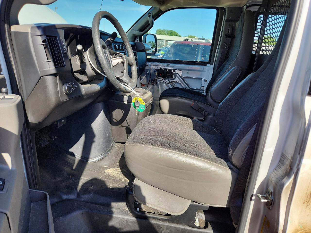 2024 GMC Savana VIN 1GTW7AFP0R1234484 photo 7