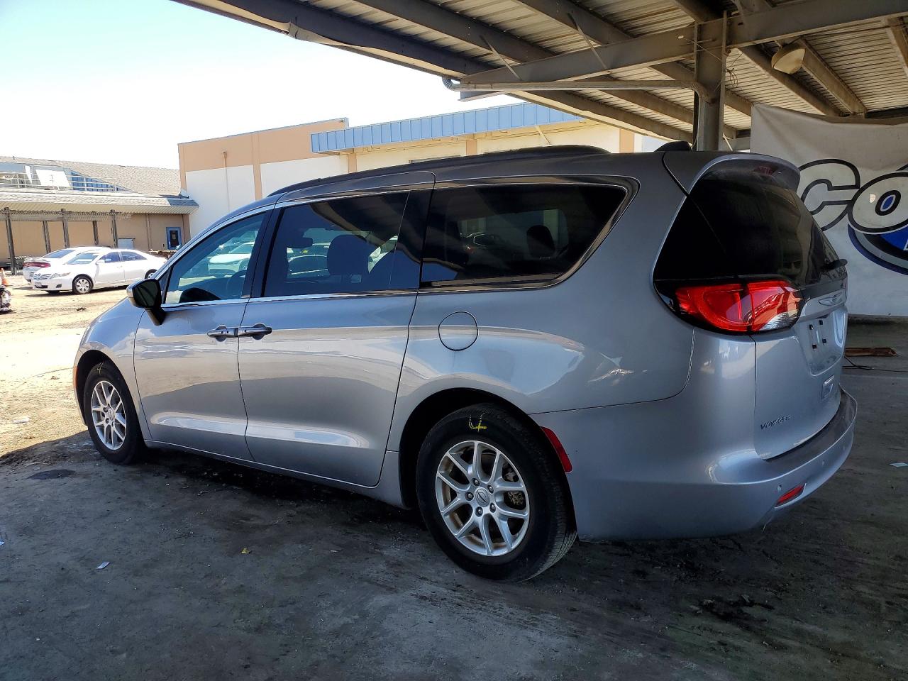 2021 Chrysler Minivan VIN 2C4RC1DG8MR555060 photo 2