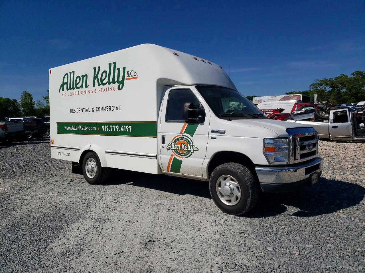 2017 Ford Econoline VIN 1FDWE3F65HDC77445 photo 4
