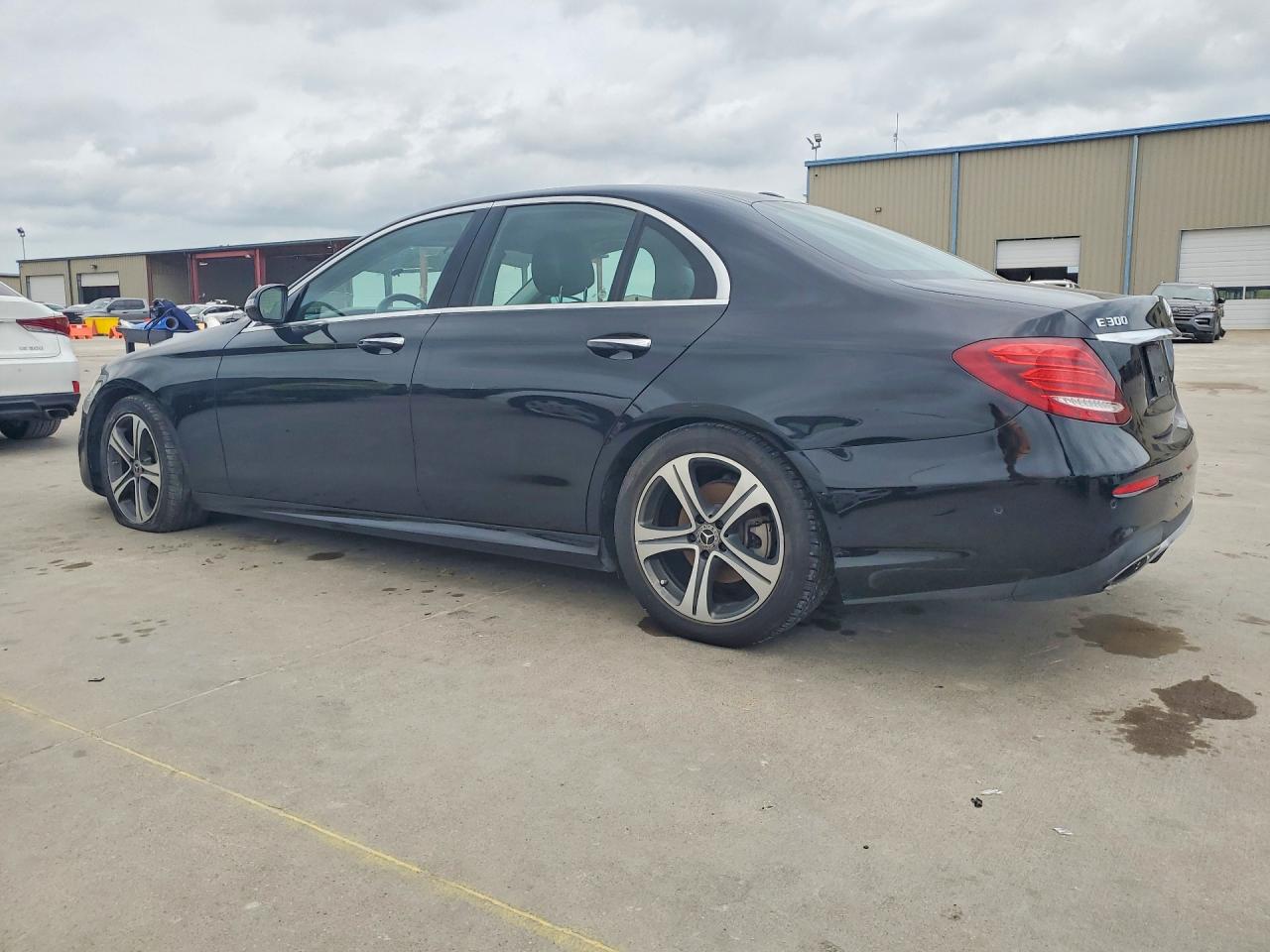 2018 Mercedes-Benz E-class VIN WDDZF4JB5JA382640 photo 2