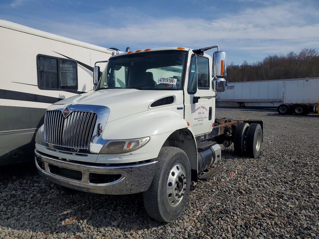 2010 International All models VIN 1HTMKAAN1AH215727 photo 2