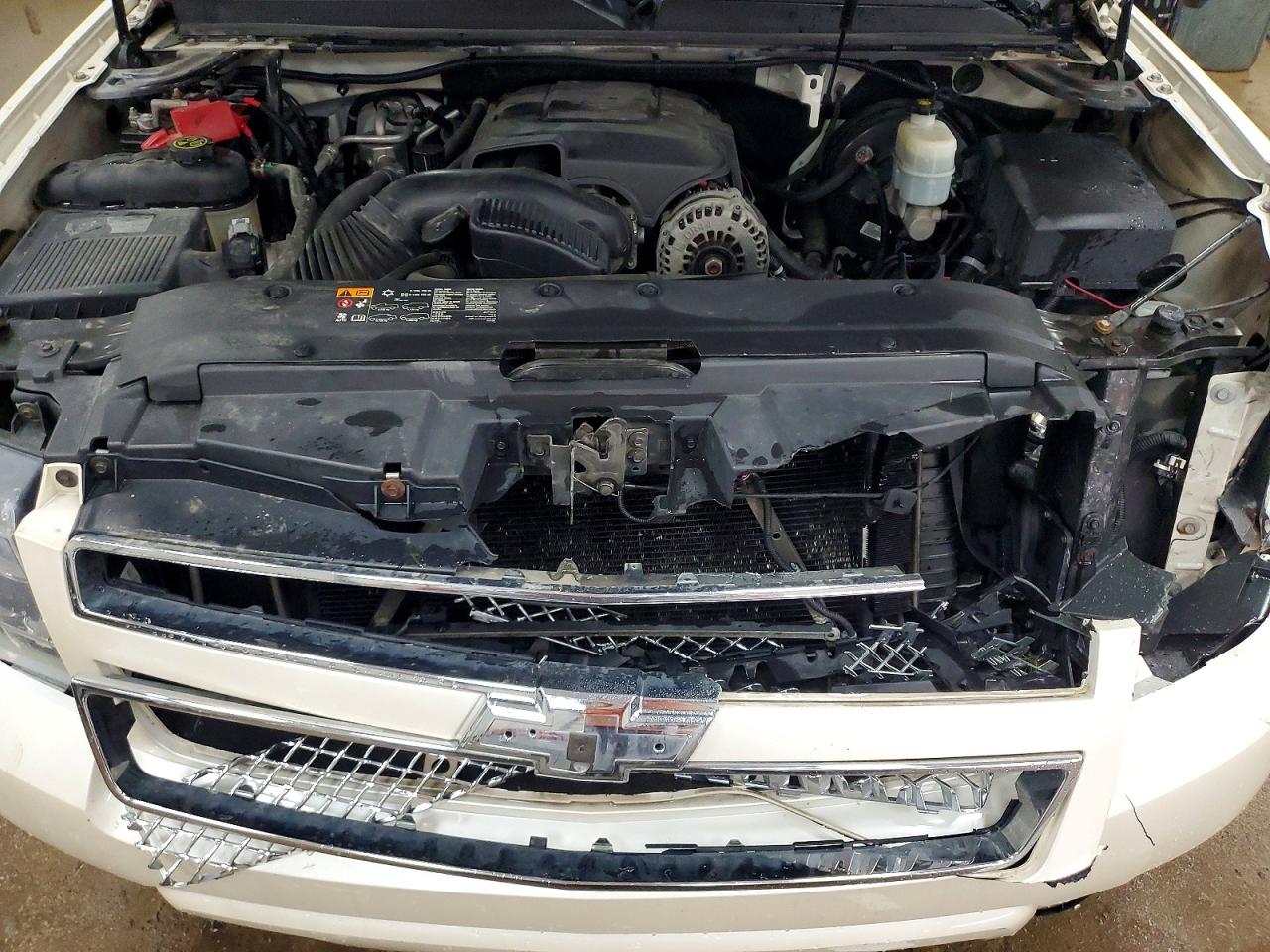 2014 Chevrolet Suburban VIN 1GNSKKE7XER164189 photo 12