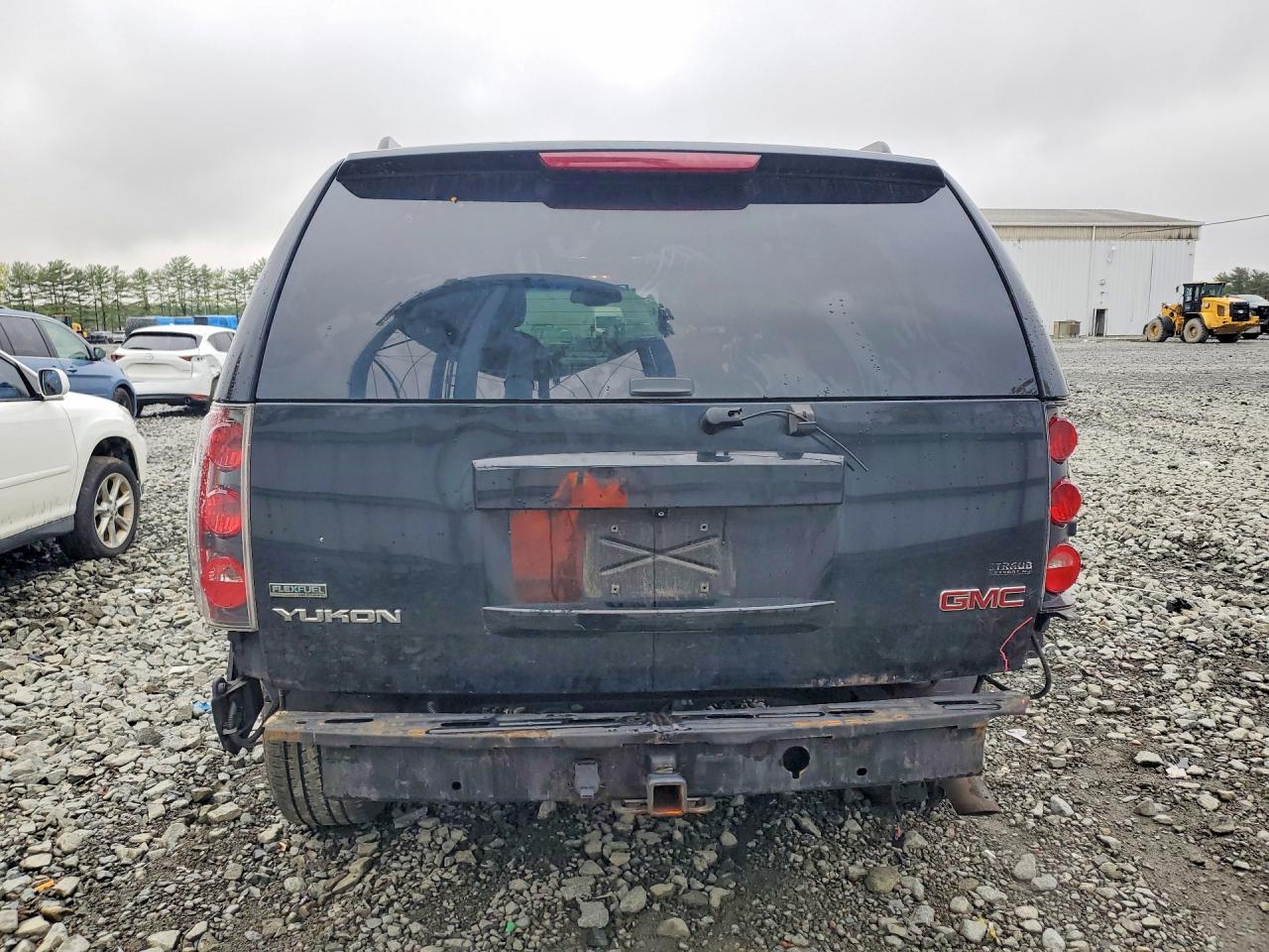 2011 GMC Yukon VIN 1GKS2EEF3BR208101 photo 6