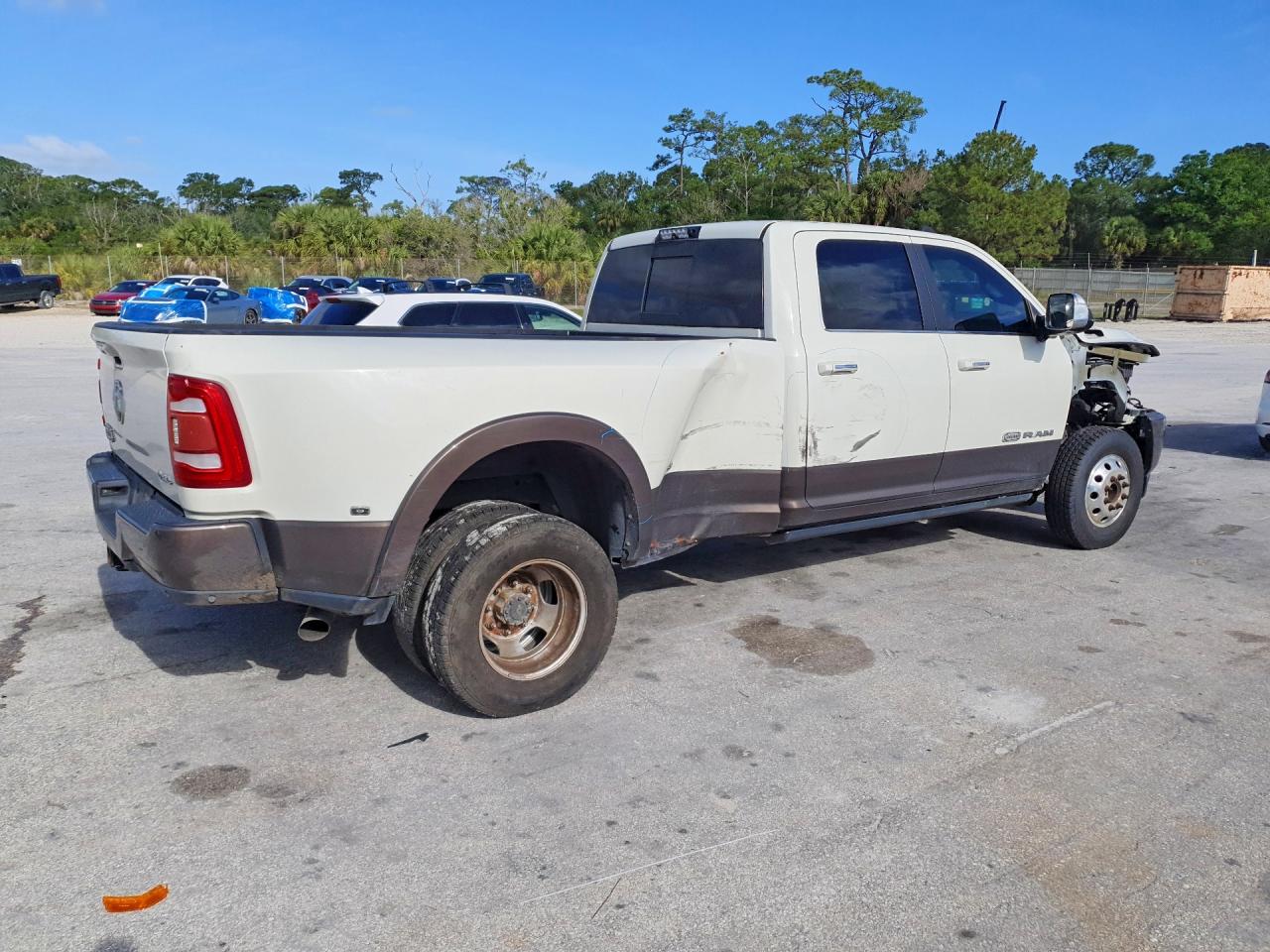 2019 Ram 3500 VIN 3C63RRKL6KG526069 photo 3