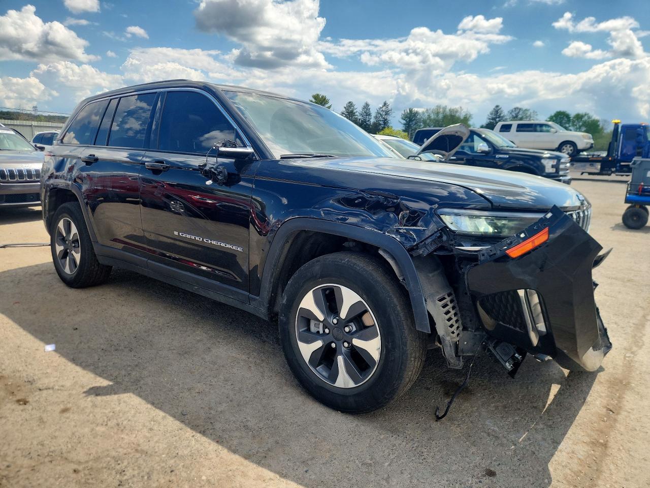 2023 Jeep Grand cher VIN 1C4RJYB65P8788225 photo 4
