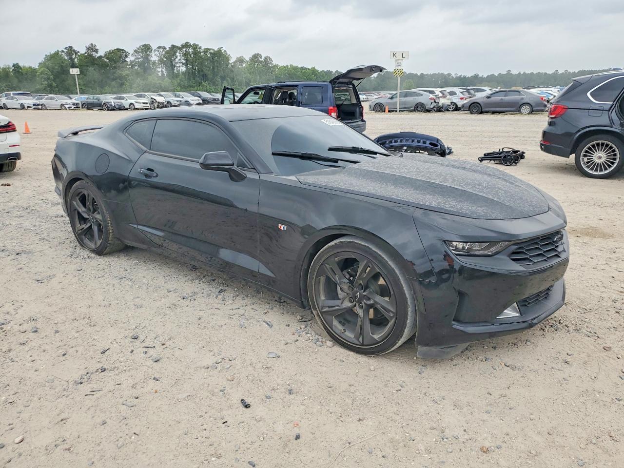 2024 Chevrolet Camaro VIN 1G1FB1RS0R0108302 photo 4