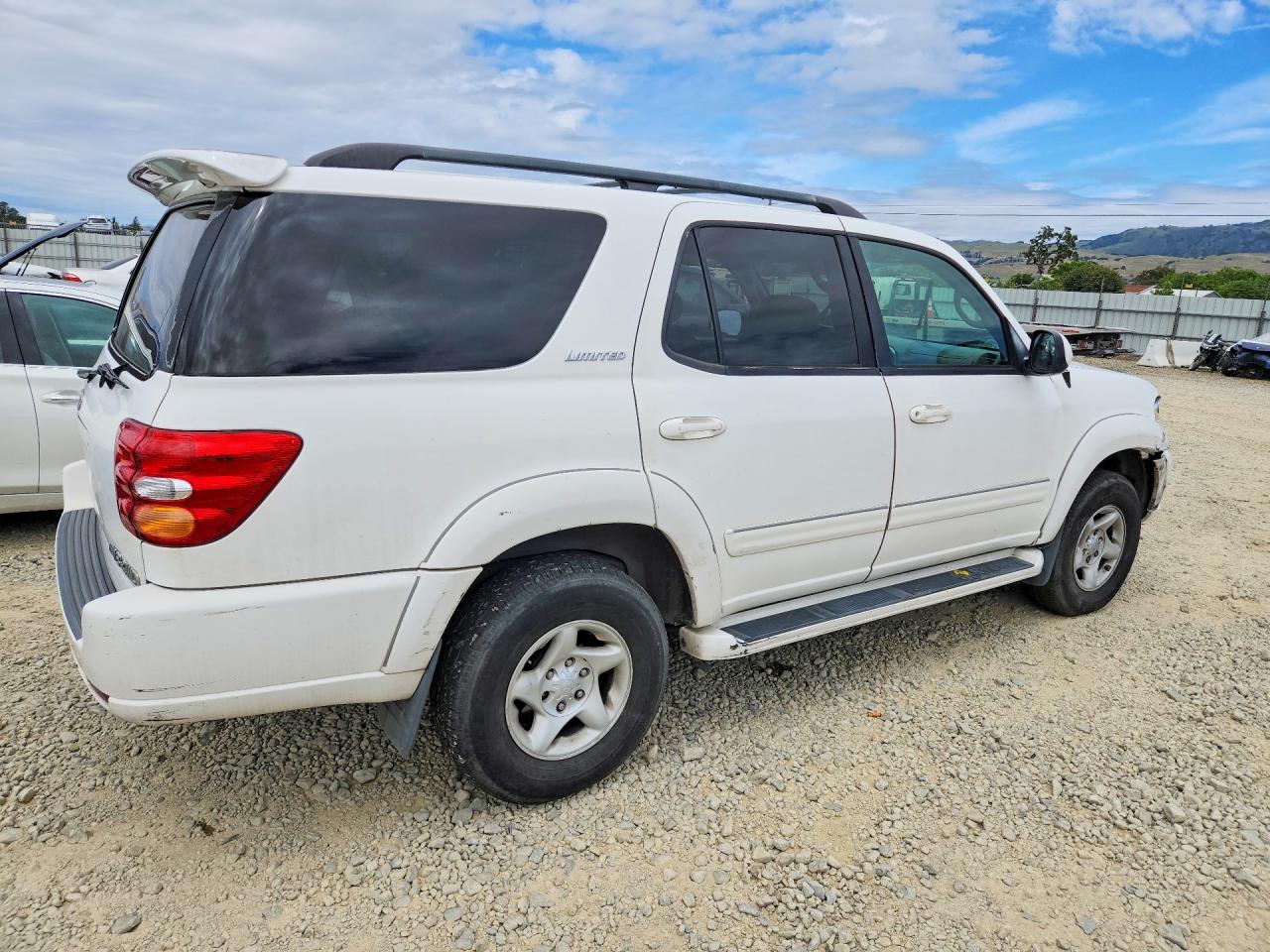 2003 Toyota Sequoia VIN 5TDBT48A23S189725 photo 3