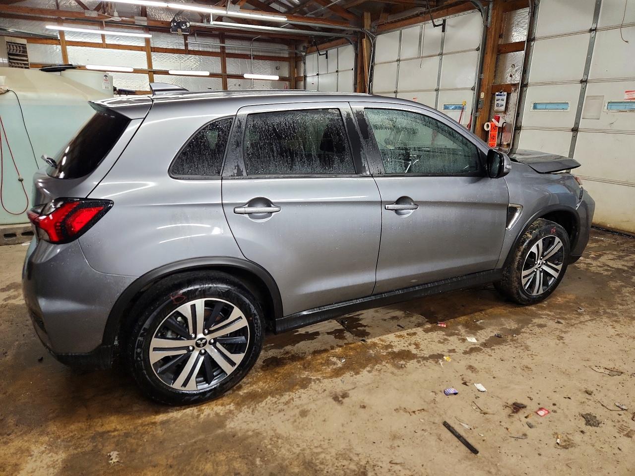 2025 Mitsubishi Outlander VIN JA4ARUAU2SU006956 photo 3