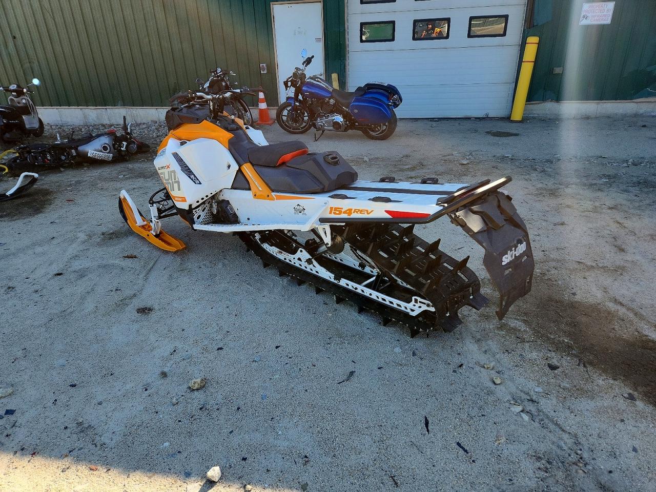 2017 SKIDOO 850 summit VIN 2BPSTMHJ9HV000124 photo 3