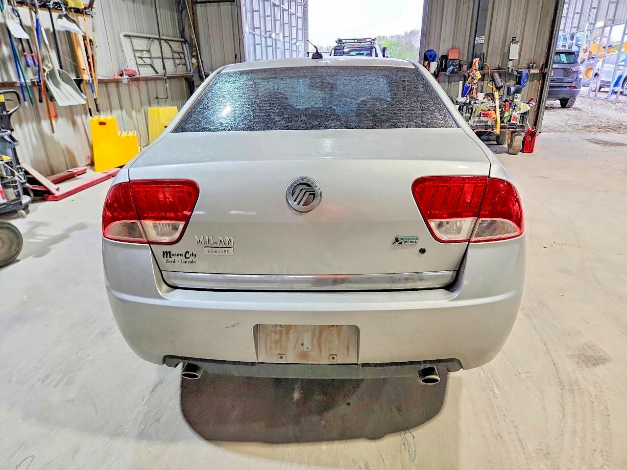 2010 Mercury Milan VIN 3MEHM0JG7AR648406 photo 6