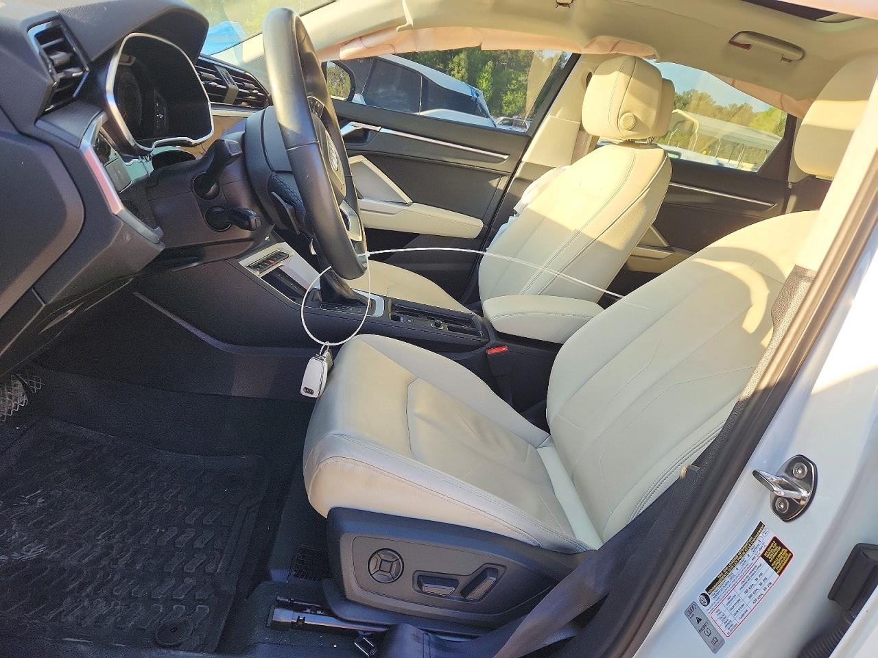 2022 Audi Q3 VIN WA1EECF38N1013844 photo 7