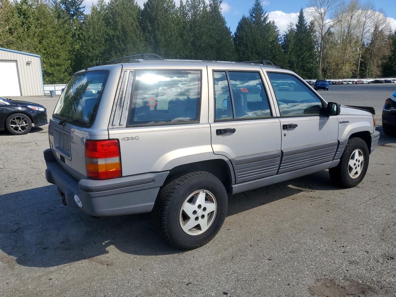 1995 JEEP Cherokee VIN 1J4GZ58S8SC563817 photo 3