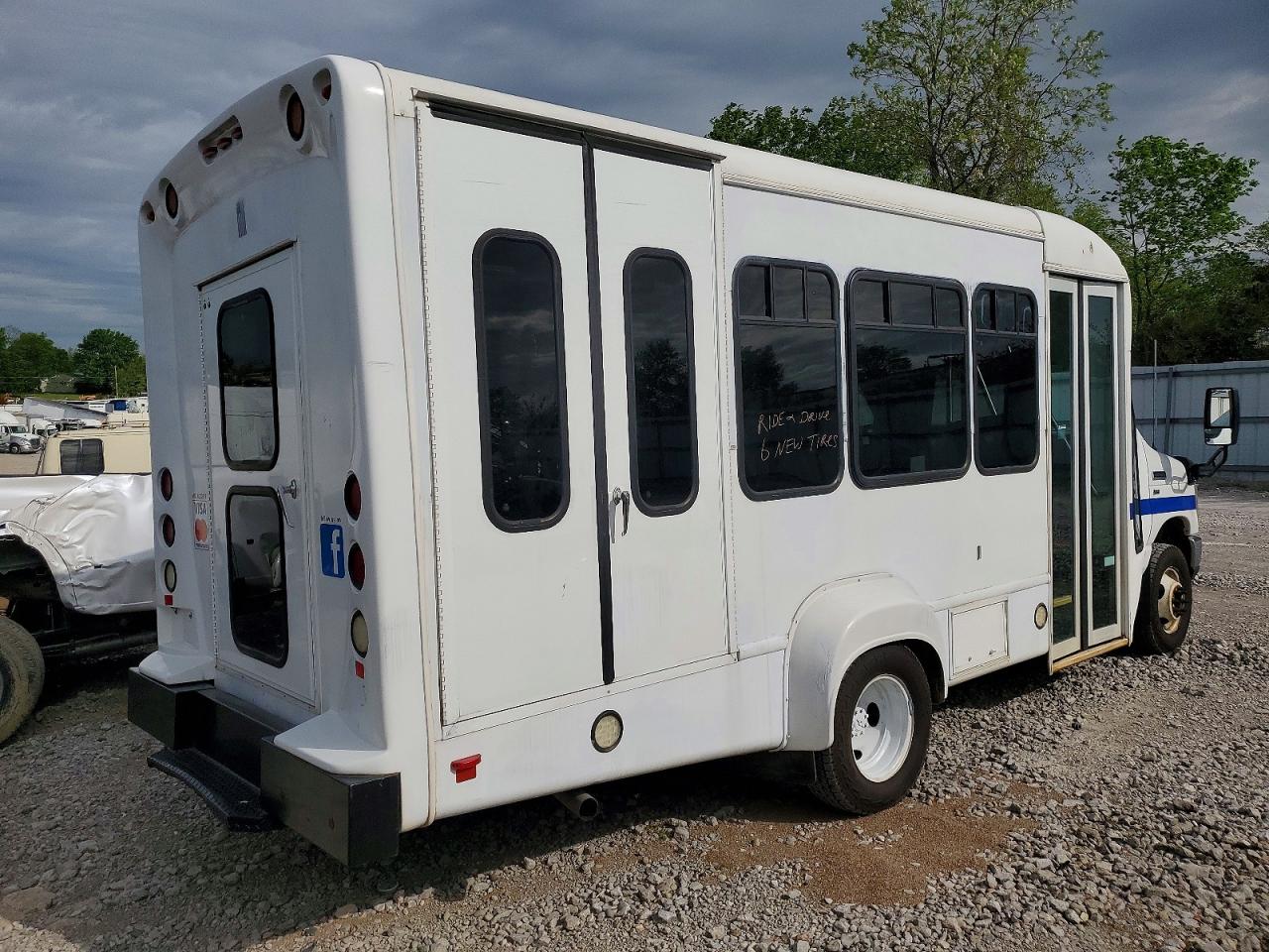2016 Ford Econoline VIN 1FDEE3FL8GDC03520 photo 4
