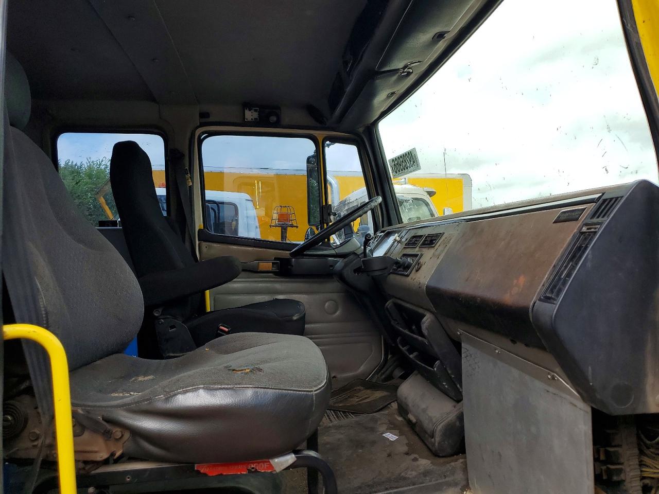 2001 FREIGHTLINER All other VIN 1FVABPBW91HH55621 photo 5