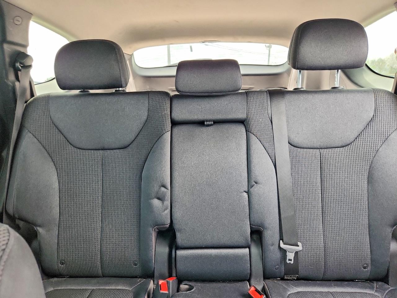 2019 Hyundai Santa fe VIN 5NMS23AD1KH083723 photo 10
