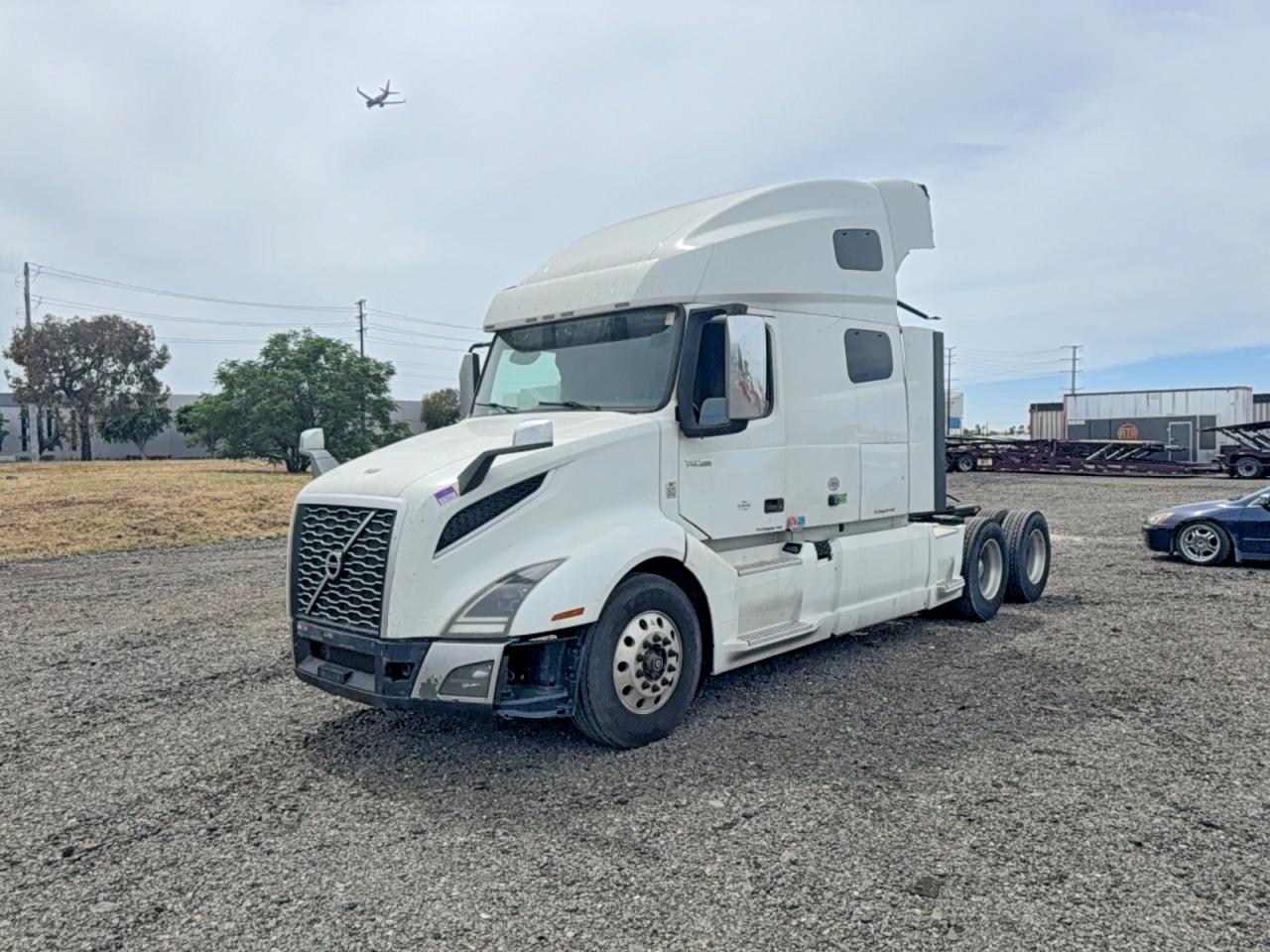 2020 Volvo Vn VIN 4V4NC9EH4LN258310 photo 2