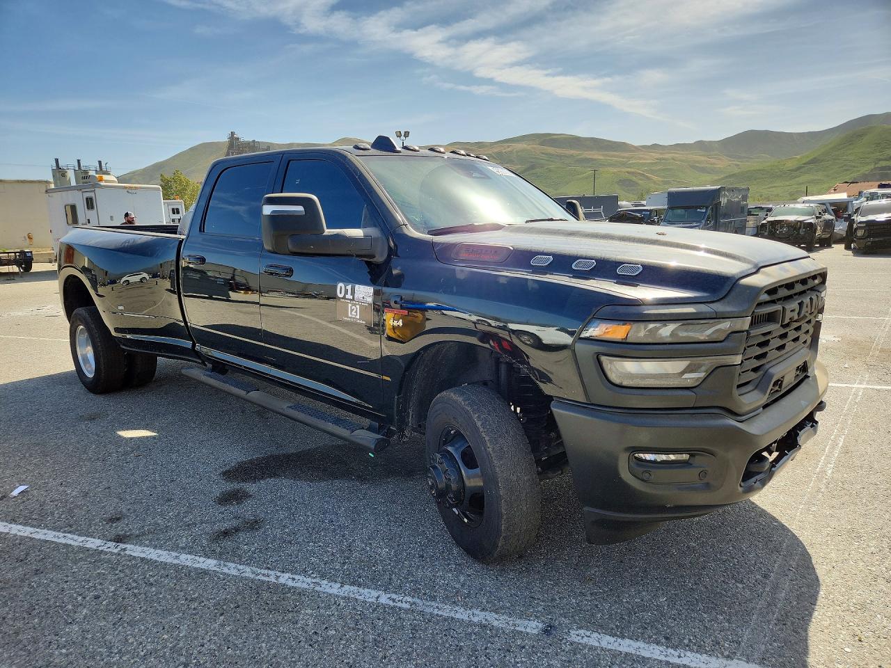 2025 Ram 3500 VIN 3C63RRGL6SG554625 photo 4