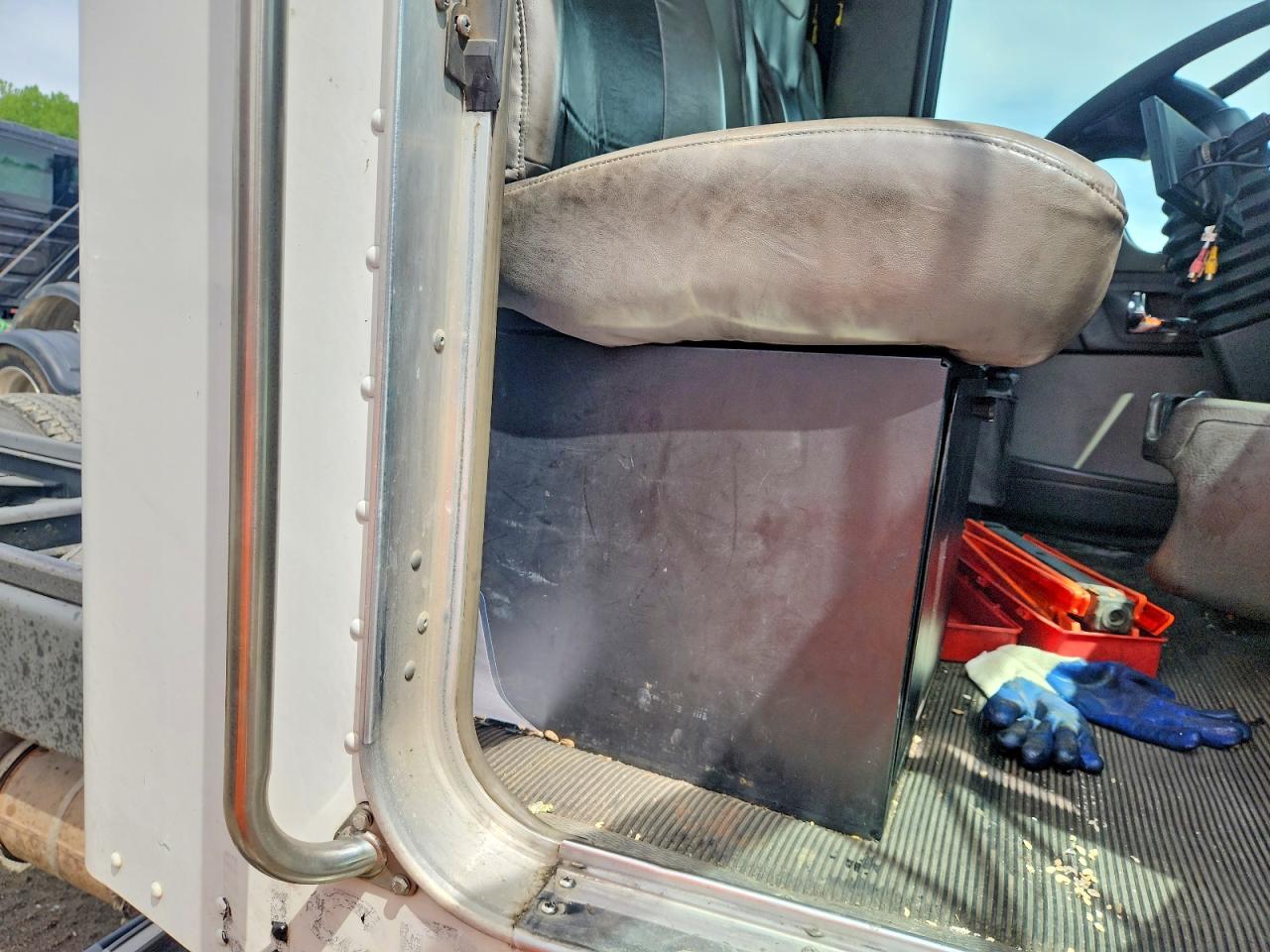 2013 KENWORTH All other VIN 2NKHHM7X2DM338996 photo 6