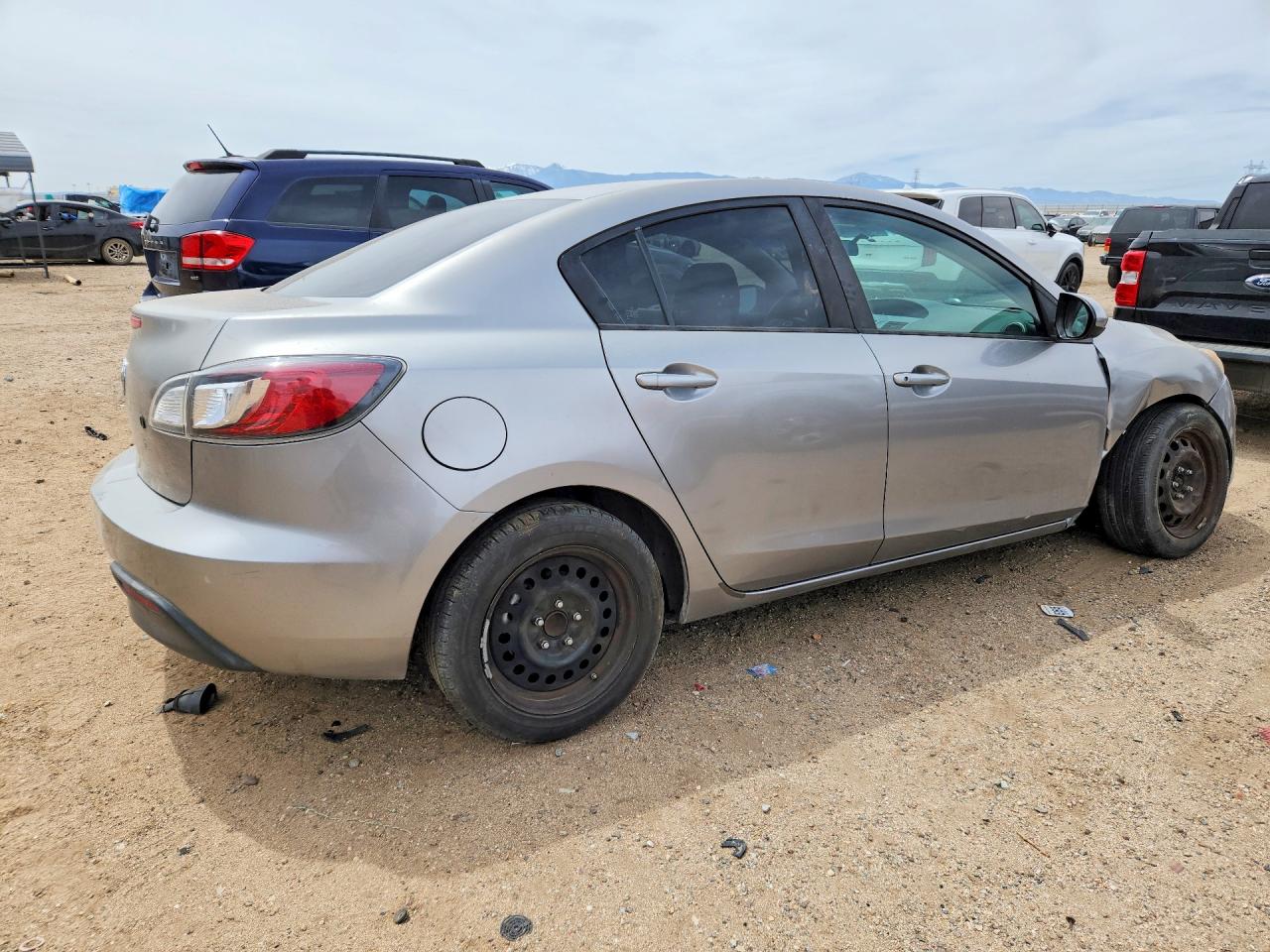 2011 Mazda 3 VIN JM1BL1UGXB1384024 photo 3