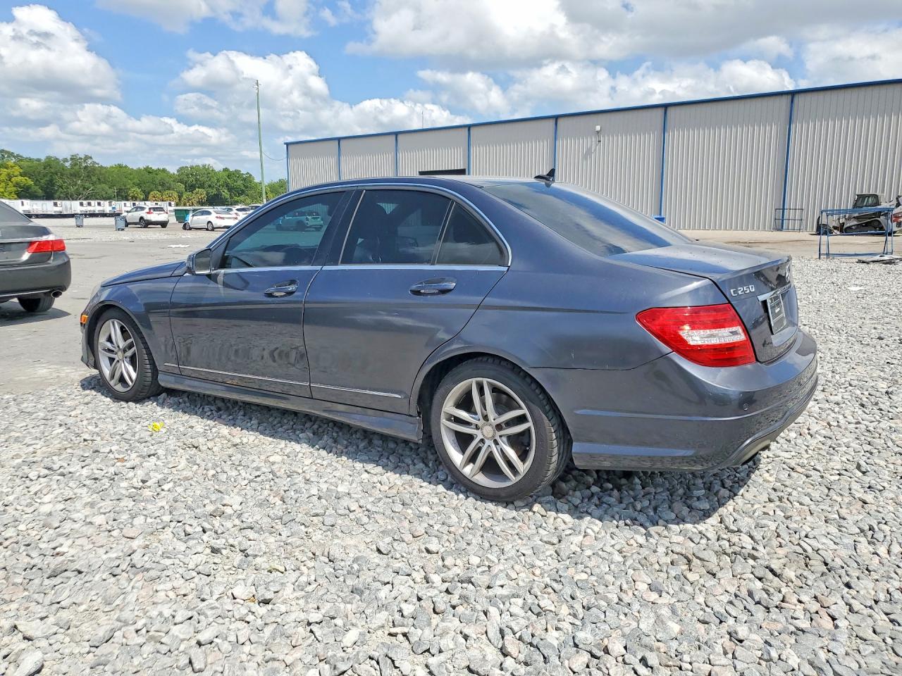 2013 MERCEDES-BENZ C class VIN WDDGF4HB1DR245097 photo 2