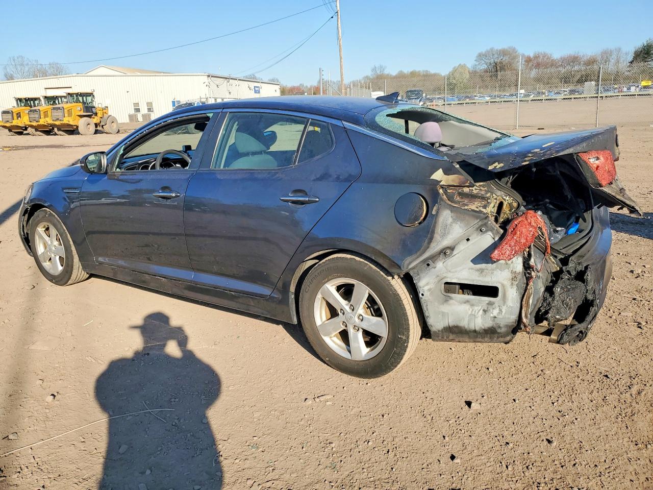 2015 Kia Optima lx VIN KNAGM4A75F5574107 photo 2