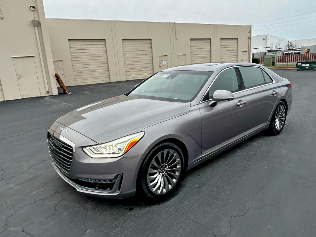 2018 Genesis G90 5.0 ul VIN KMHG54JH8JU044264 photo 2