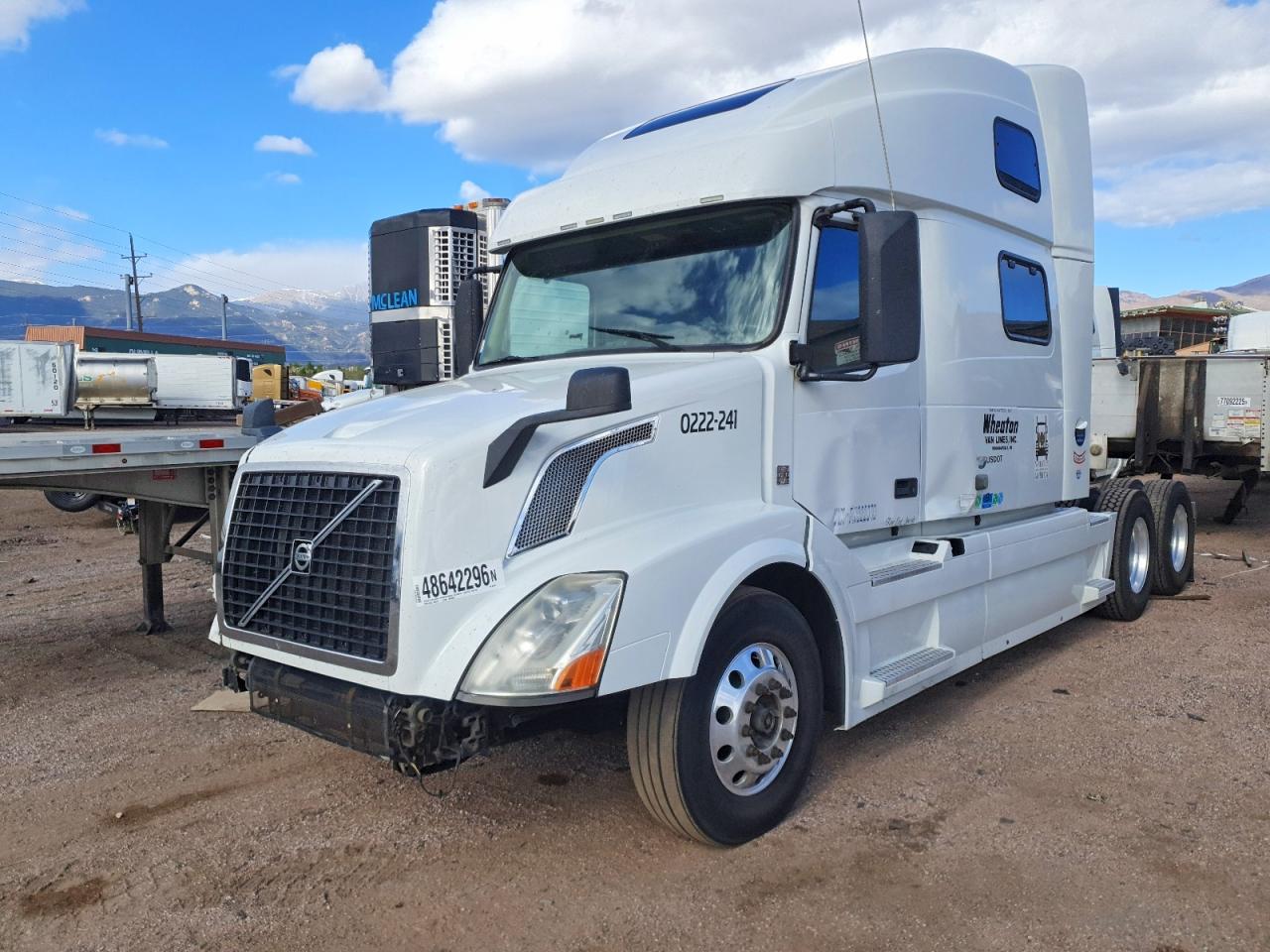 2015 Volvo Vn VIN 4V4NC9EH0FN922879 photo 2