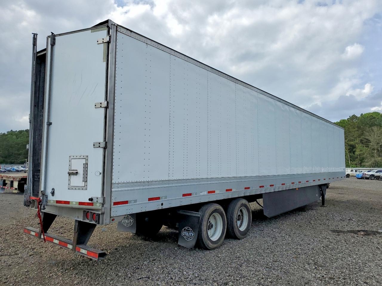 2021 UTILITY All models VIN 1UYVS2539M3281512 photo 4