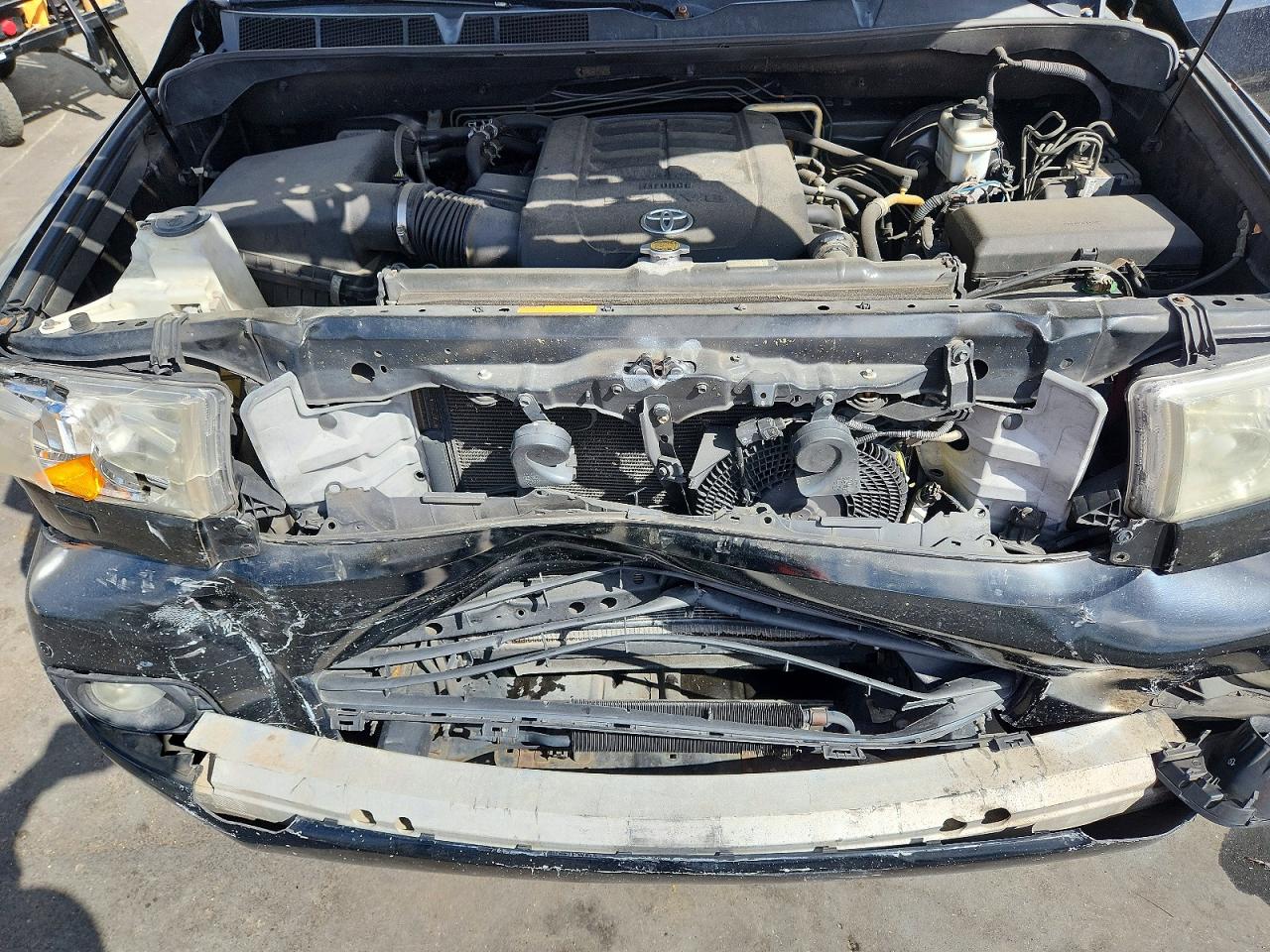 2011 Toyota Sequoia VIN 5TDJW5G1XBS052007 photo 12