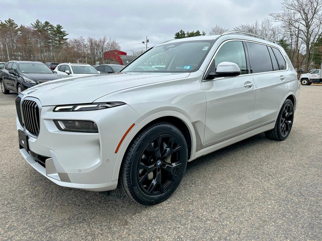 2024 BMW X7 VIN 5UX23EM03R9U24321 photo 2
