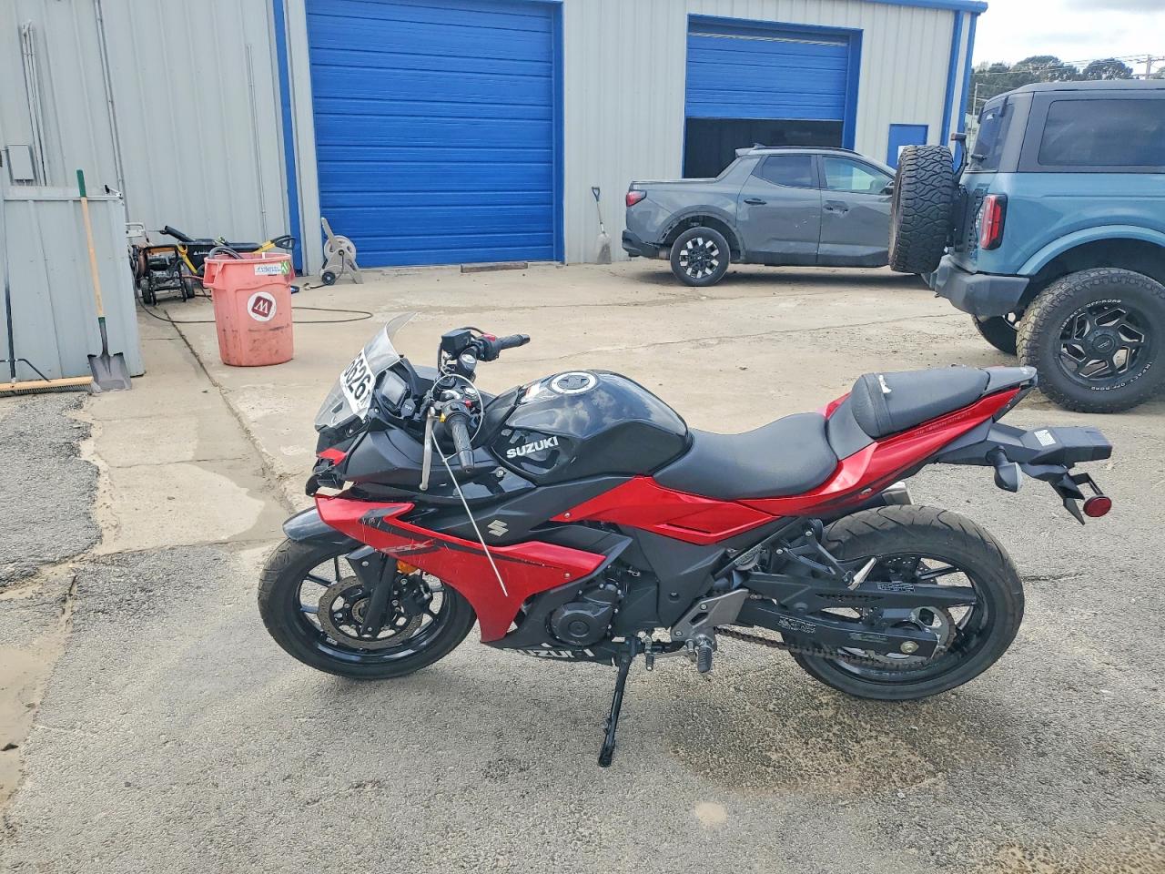 2023 Suzuki Gsx250 VIN LC6DN11A5P1100028 photo 3