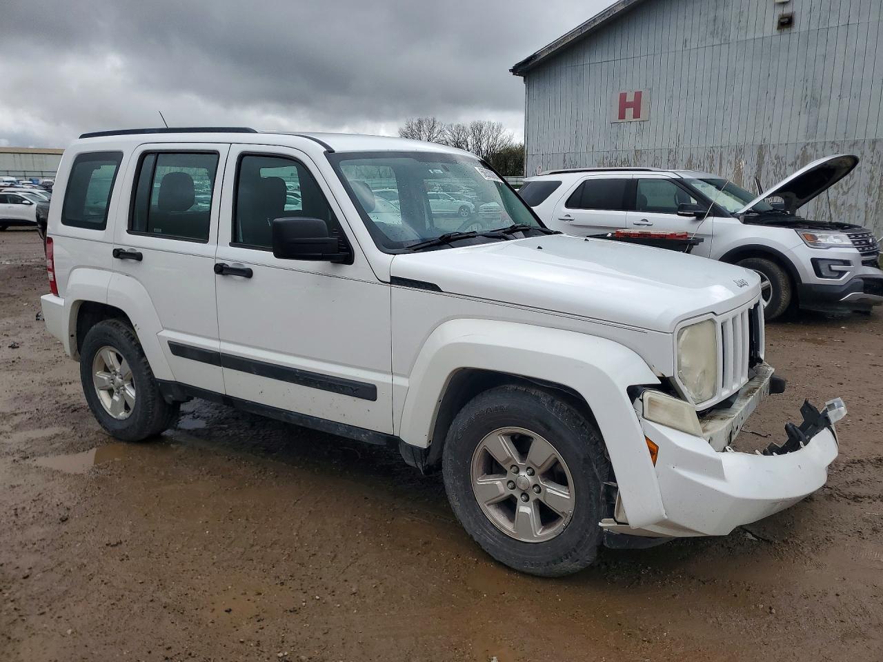 2012 Jeep Liberty VIN 1C4PJMAK9CW186996 photo 4