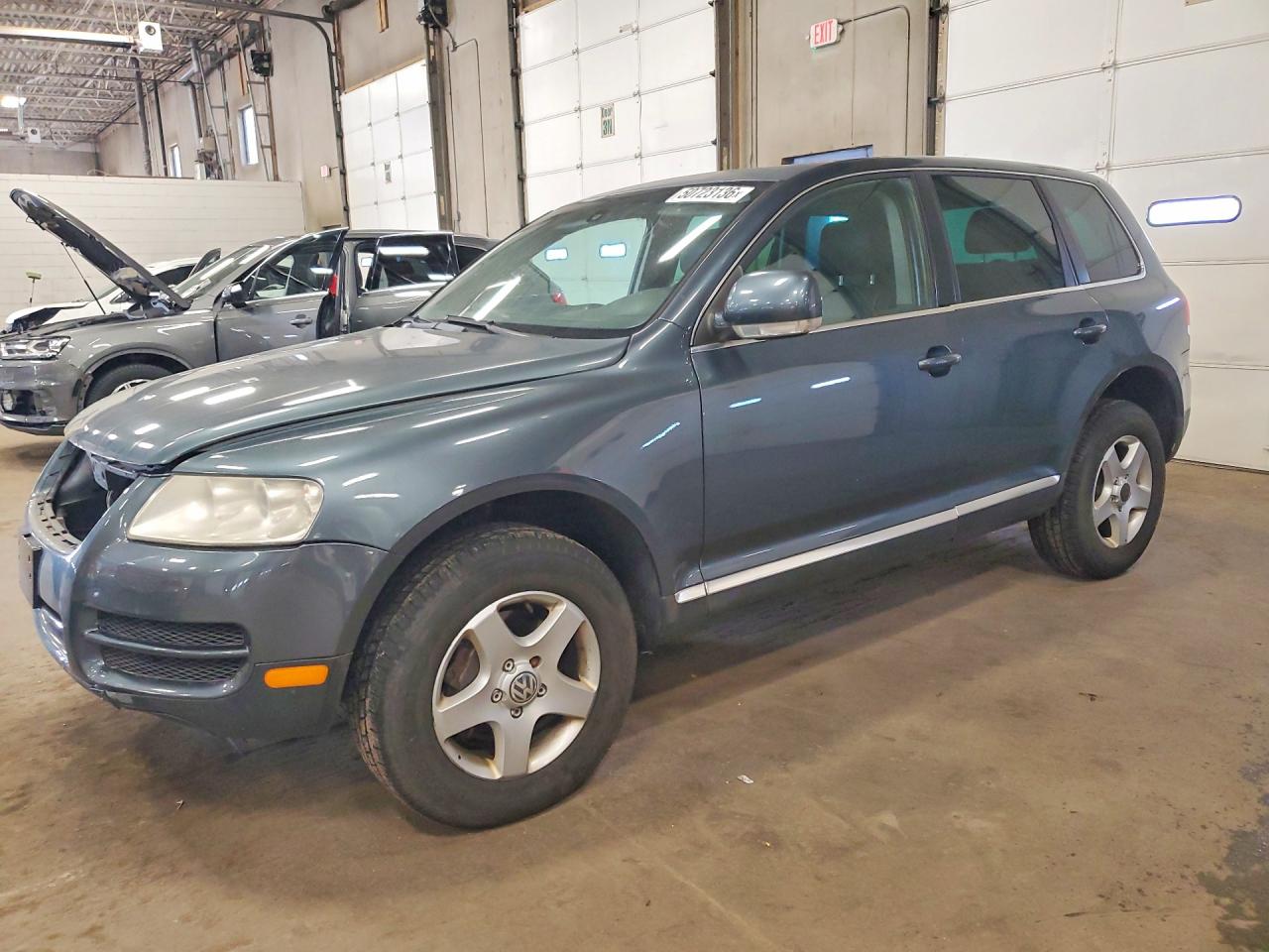 2006 Volkswagen Touareg VIN WVGZG77L96D038433 photo 1