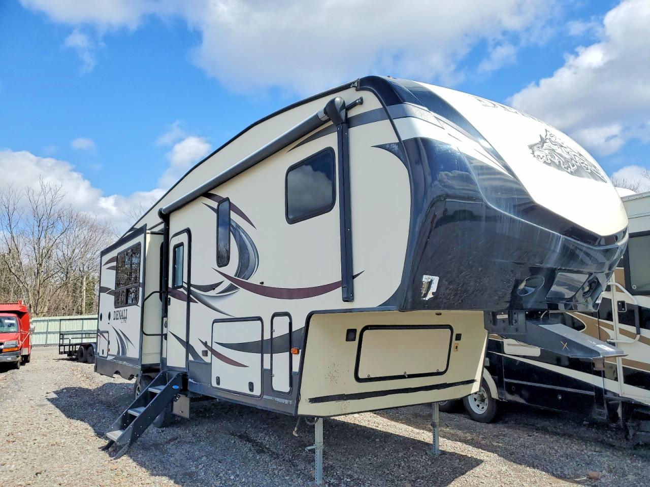 2016 DUTCHMAN Denali rv VIN 4YDF2902XGP940640 photo 1