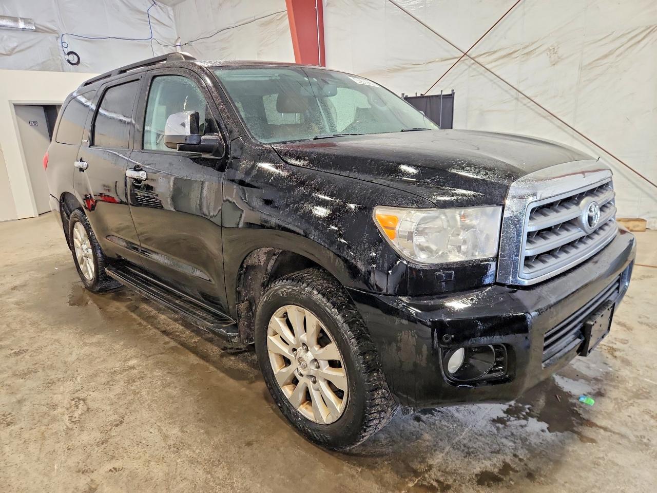 2011 Toyota Sequoia VIN 5TDDY5G10BS043307 photo 4