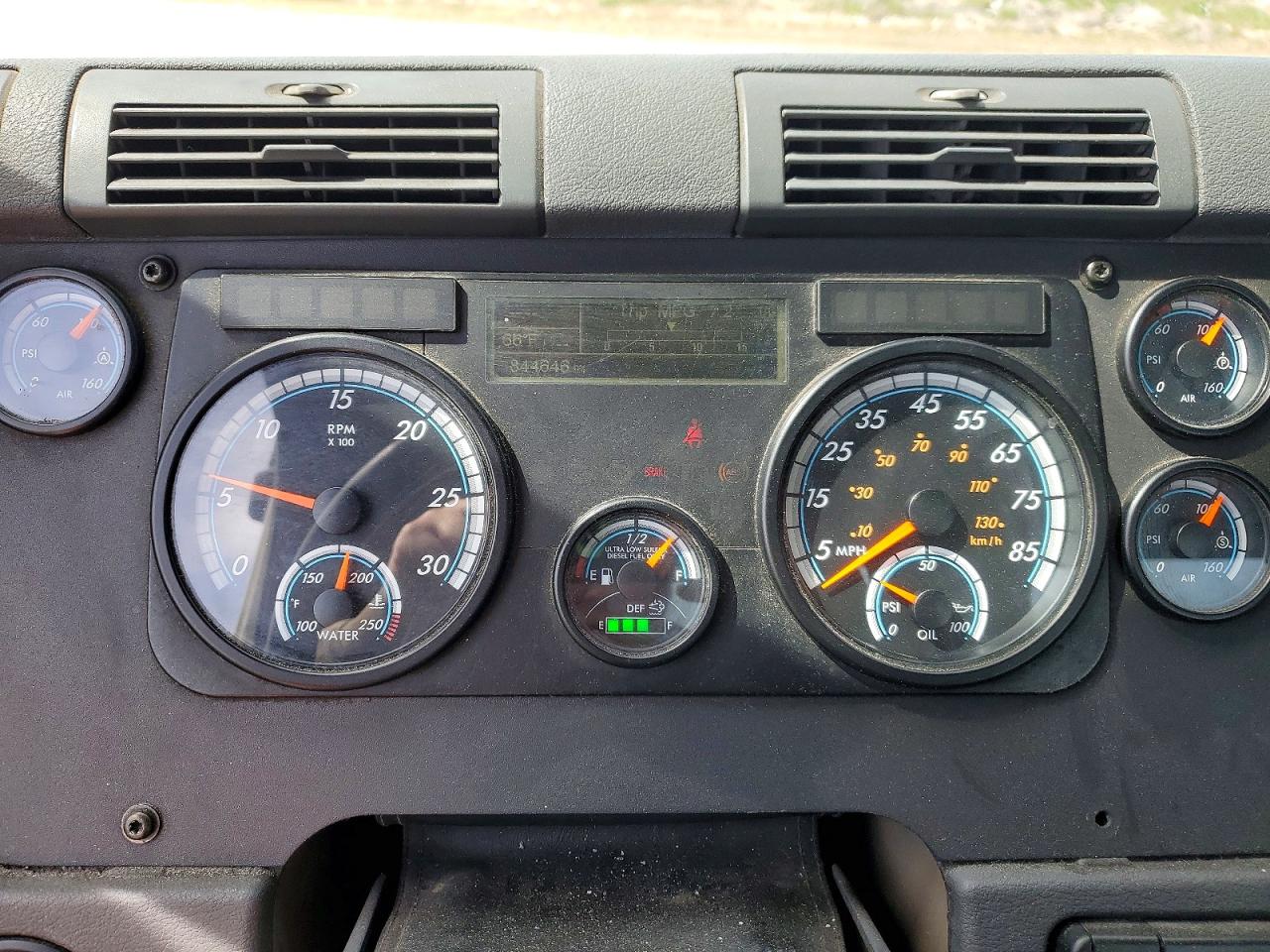 2016 FREIGHTLINER All other VIN 3AKJGBDV9GDGX2136 photo 8