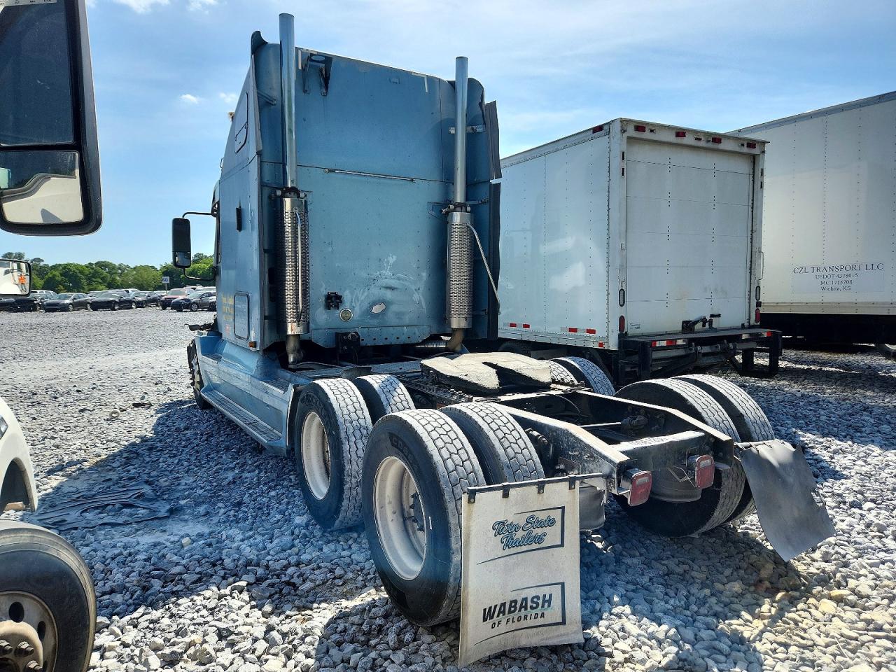 2007 FREIGHTLINER All other VIN 1FUJBBAVX7PW76812 photo 3