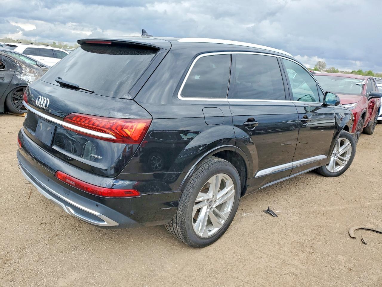 2020 Audi Q7 VIN WA1LXAF75LD002756 photo 3