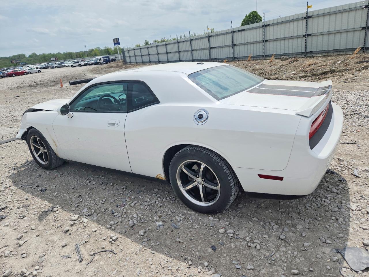 2010 Dodge Challenger VIN 2B3CJ4DV6AH314032 photo 2