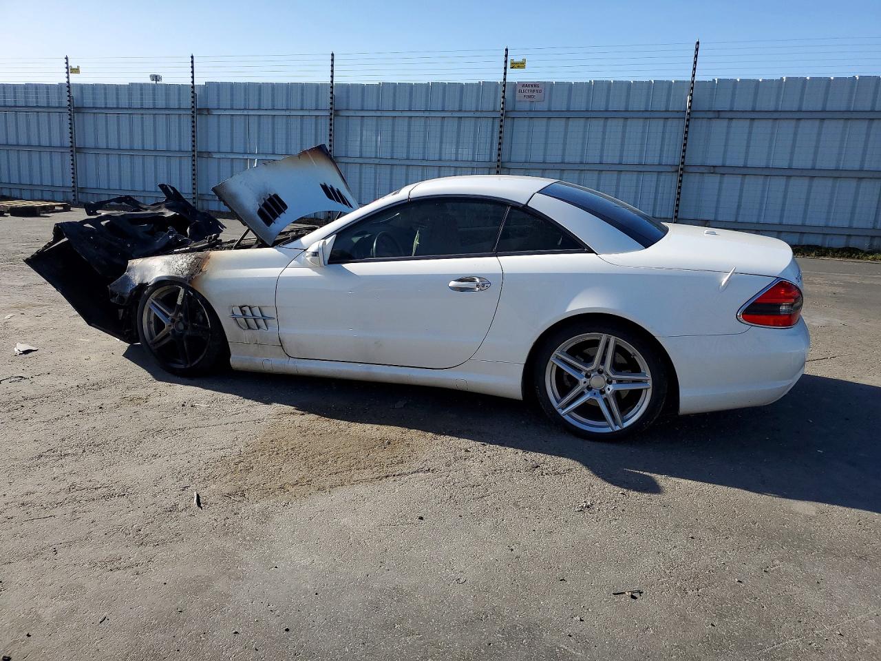 2009 MERCEDES-BENZ Sl-class VIN WDBSK71F19F143160 photo 2