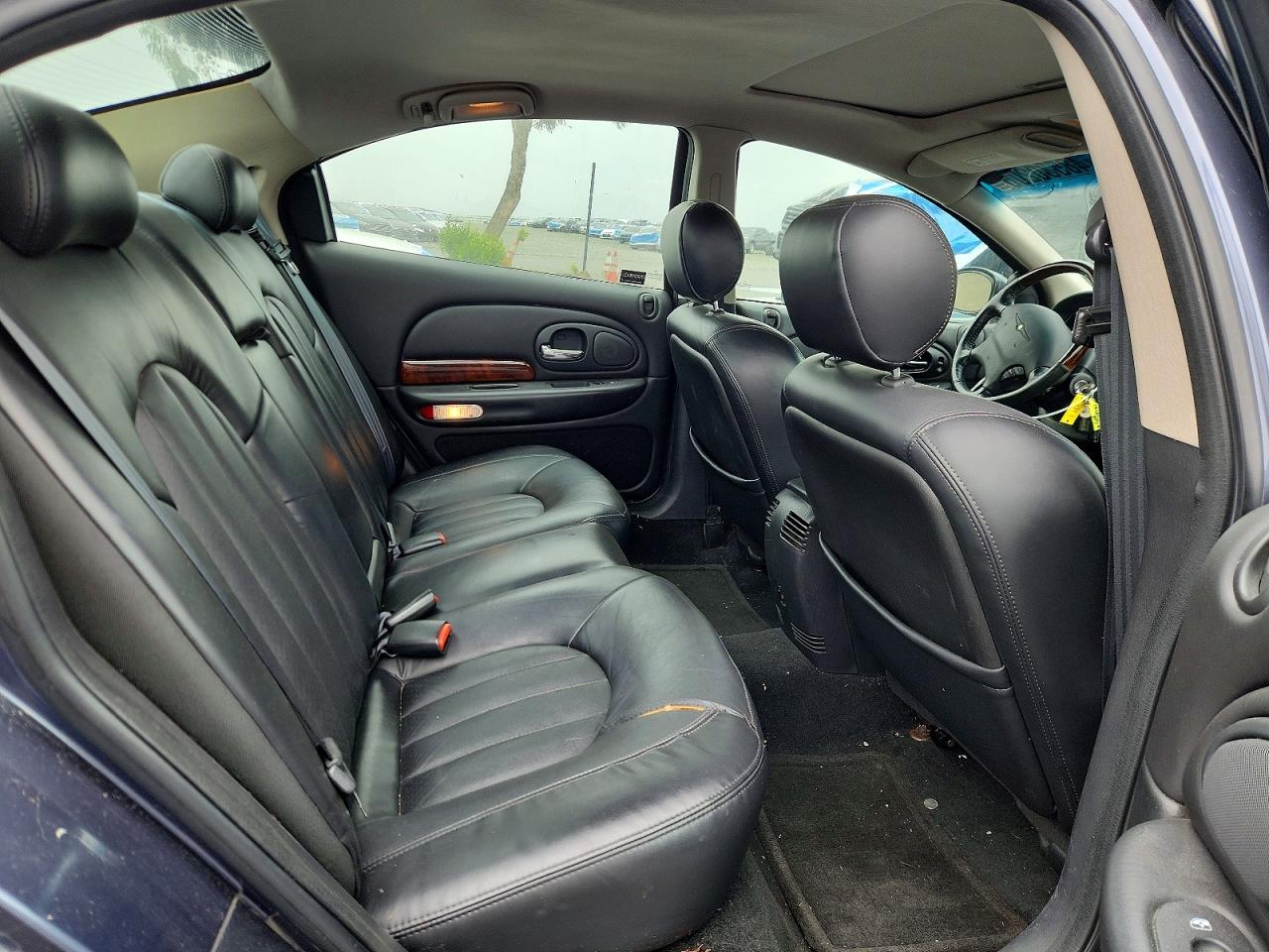 2001 Chrysler 300 VIN 2C3AE66G91H642716 photo 10