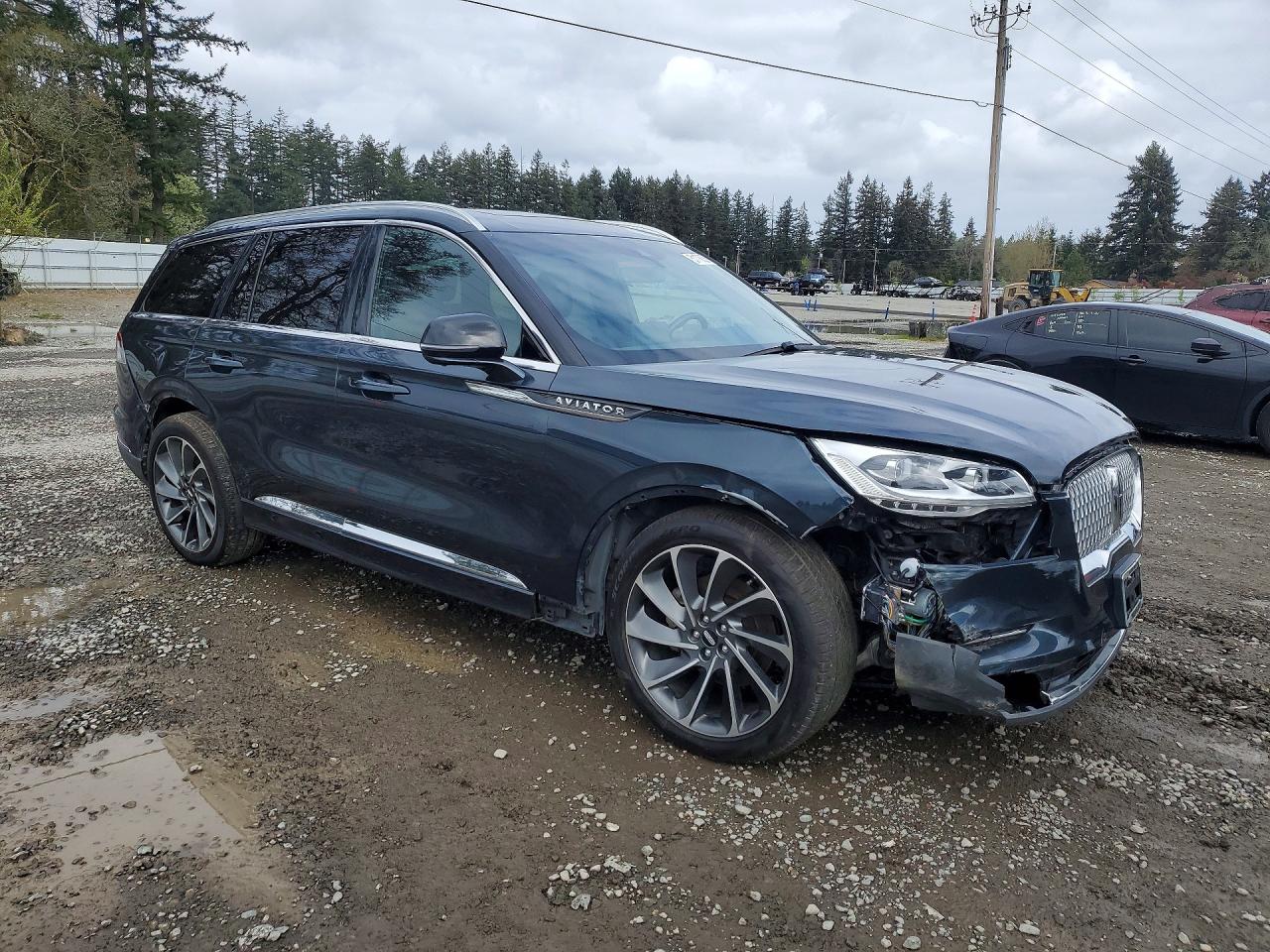 2021 Lincoln Aviator VIN 5LM5J7XC8MGL05862 photo 4
