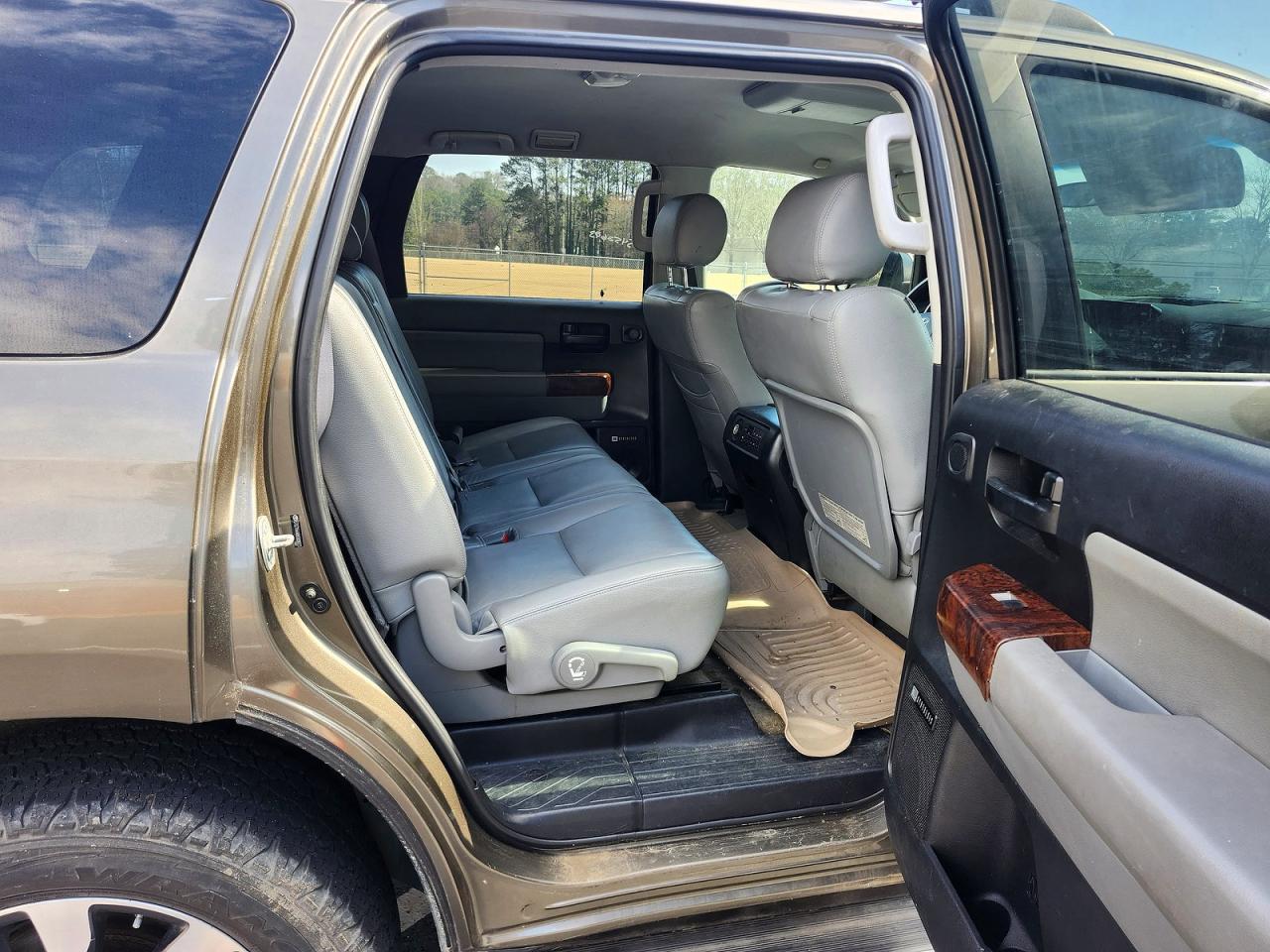 2008 Toyota Sequoia VIN 5TDZY64A88S008023 photo 6