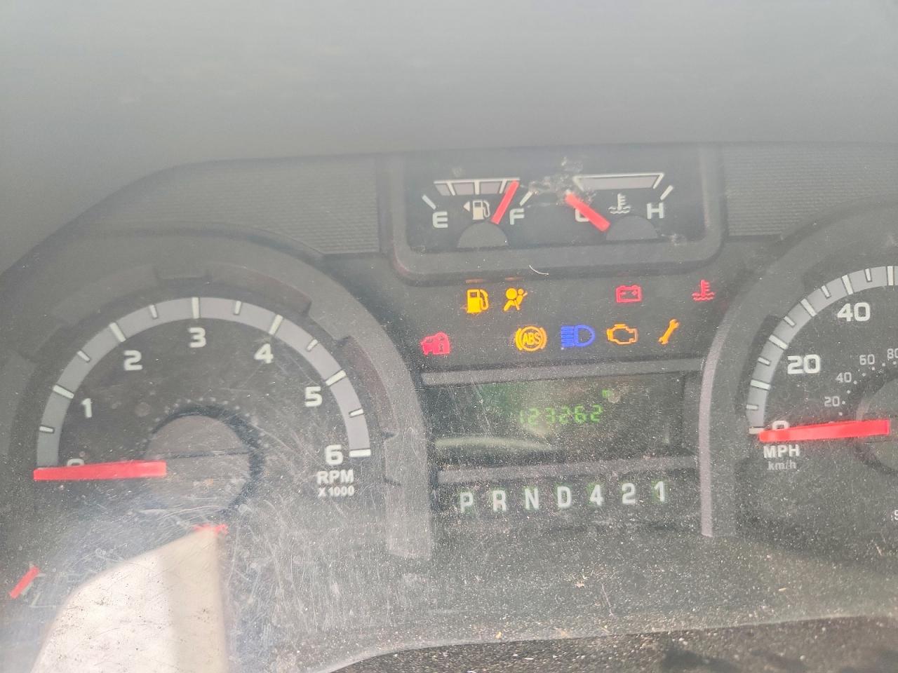 2019 Ford Econoline VIN 1FDWE3FS8KDC32925 photo 9