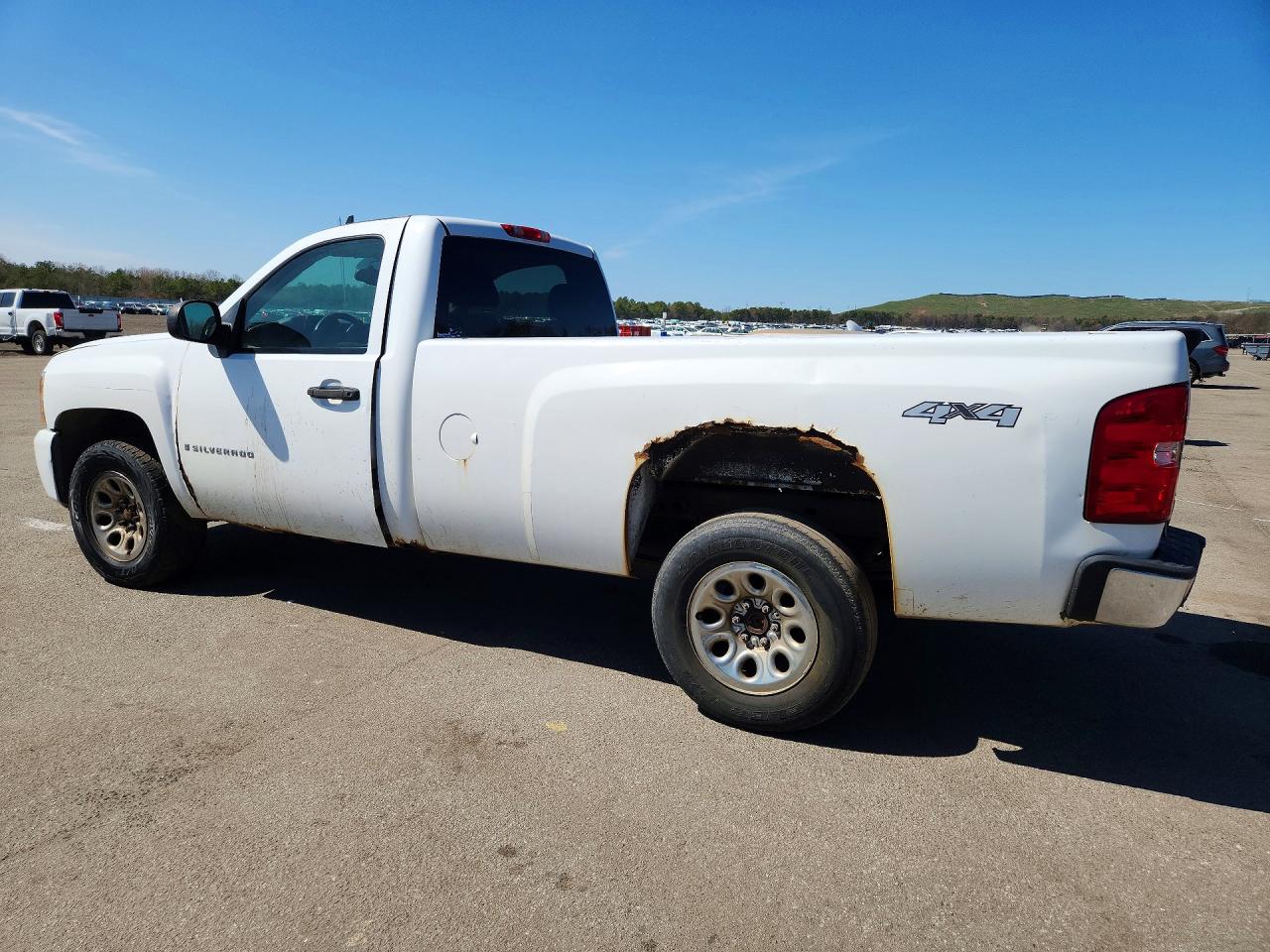 2007 Chevrolet Silverado VIN 1GCEK14C37Z548526 photo 2