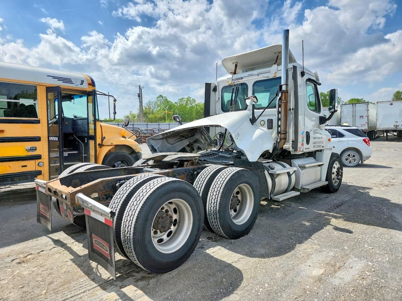 2011 FREIGHTLINER All other VIN 1FUJGEDV5BSAZ4530 photo 4