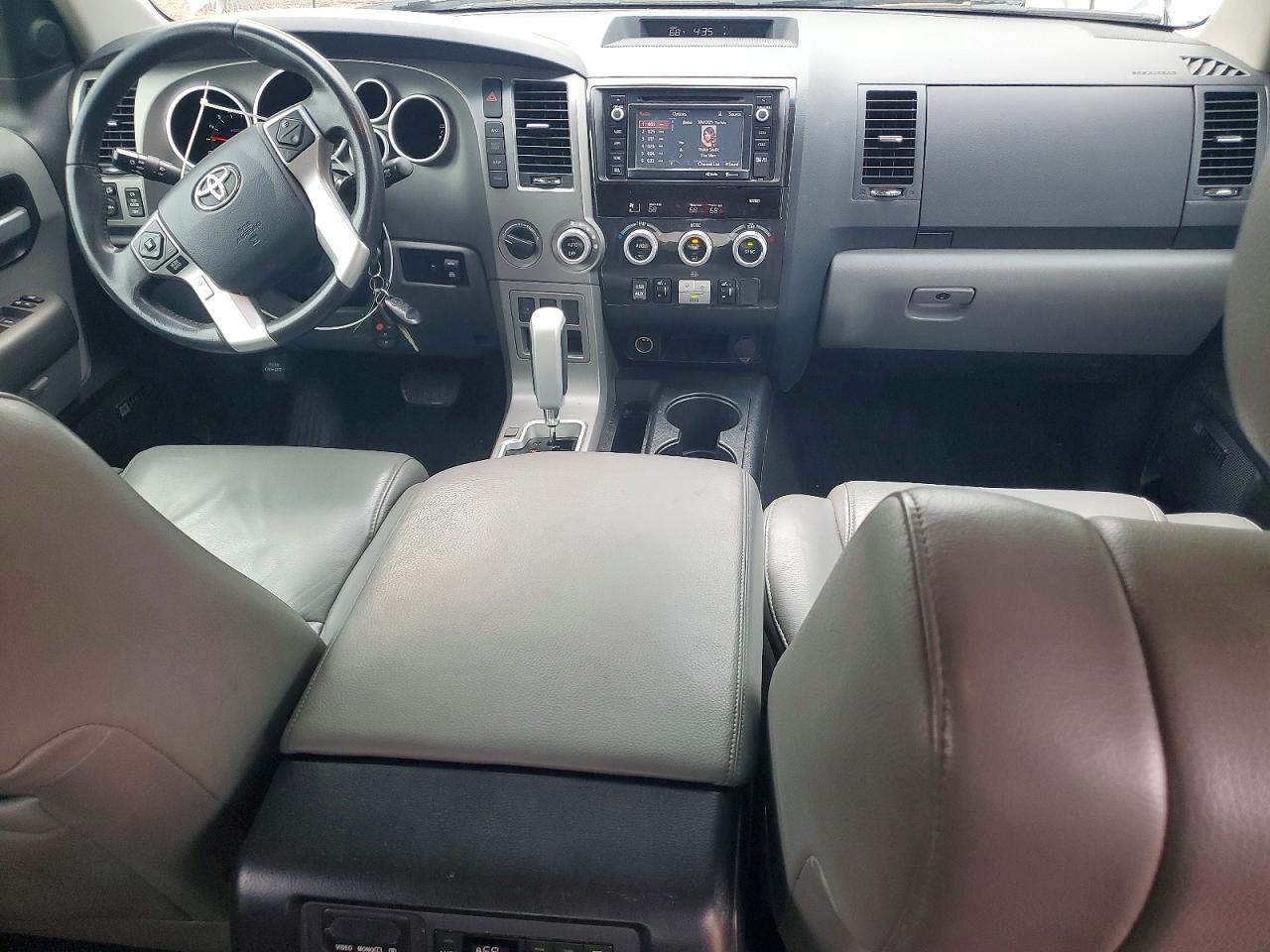 2014 Toyota Sequoia VIN 5TDJW5G11ES093243 photo 8
