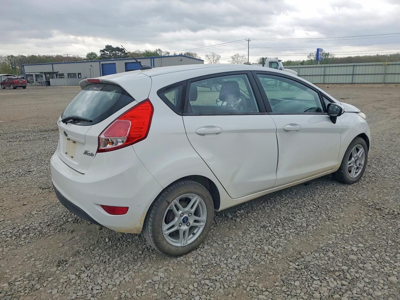2017 Ford Fiesta VIN 3FADP4EJ1HM158819 photo 3