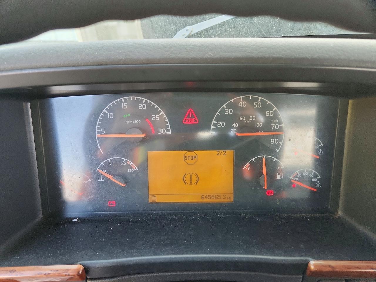2003 VOLVO Vn VIN 4V4MC9GG73N349166 photo 8