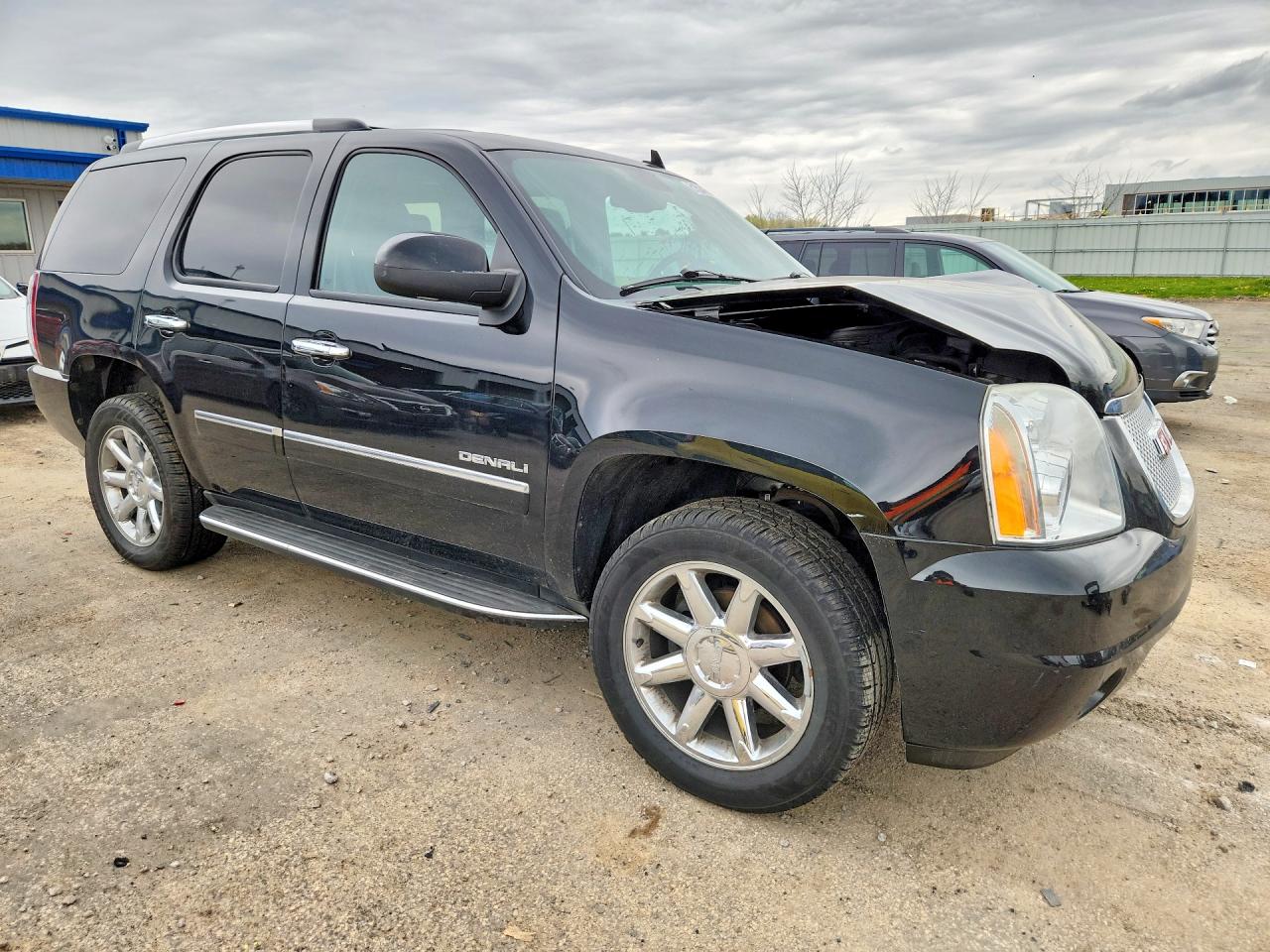 2011 GMC Yukon VIN 1GKS2EEFXBR365589 photo 4